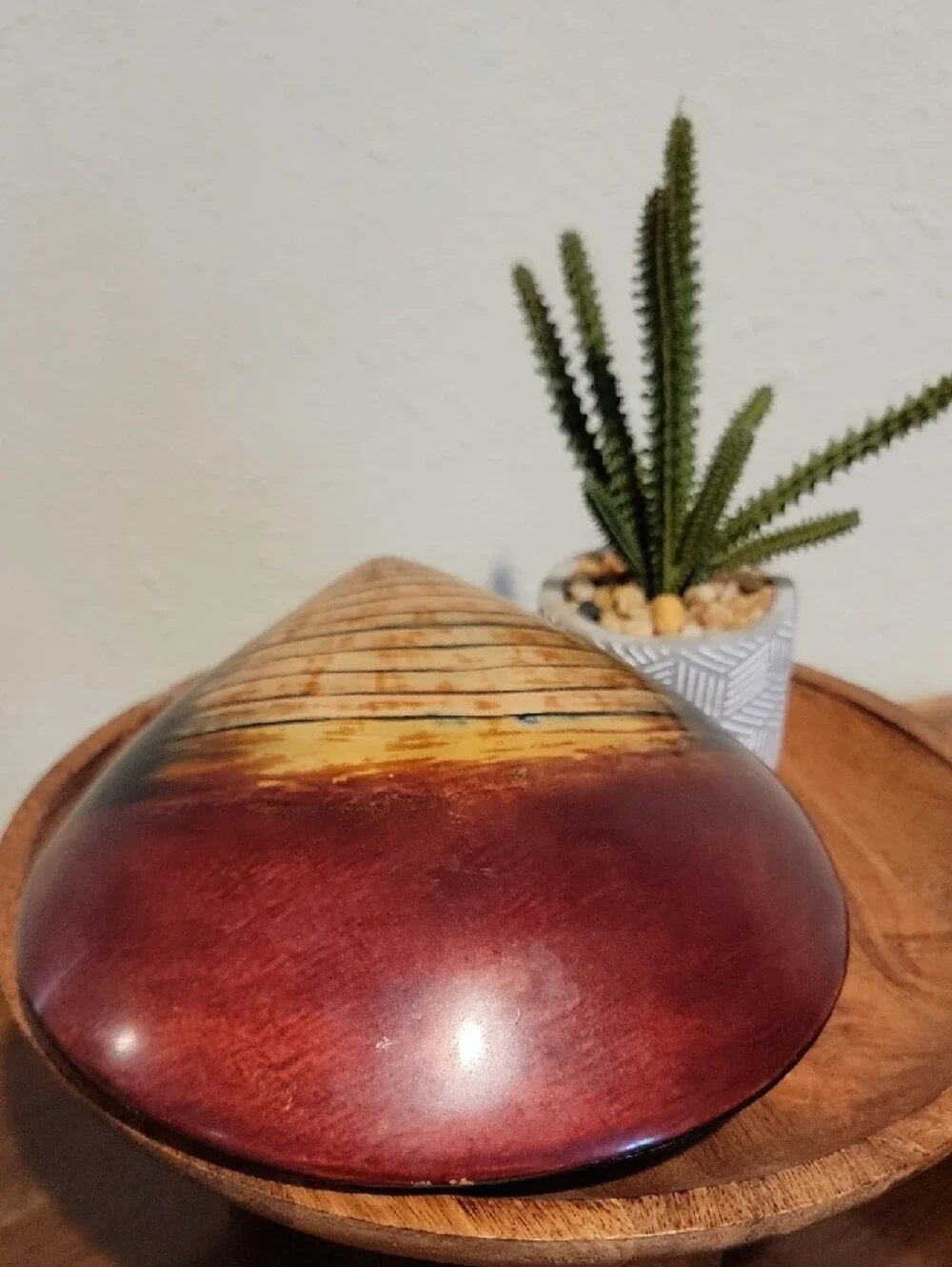 Vintage Japanese Wakasa lacquer clam shell trinket box